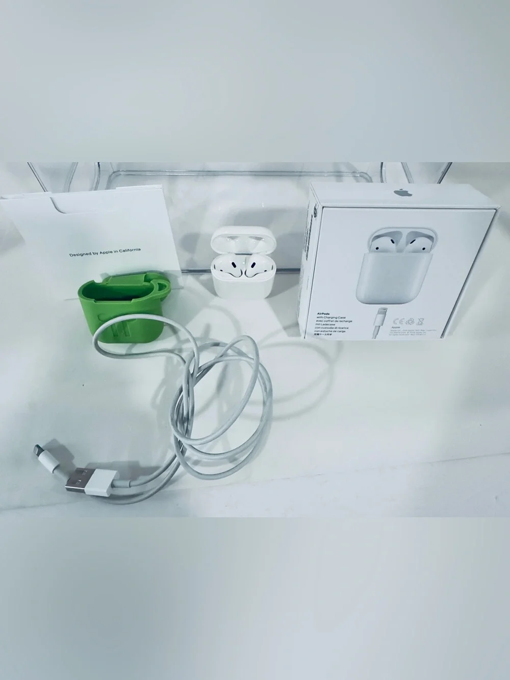 Apple AirPods (2nd Gen)w/Charging Case-Excellent Battery Health w/Original Box